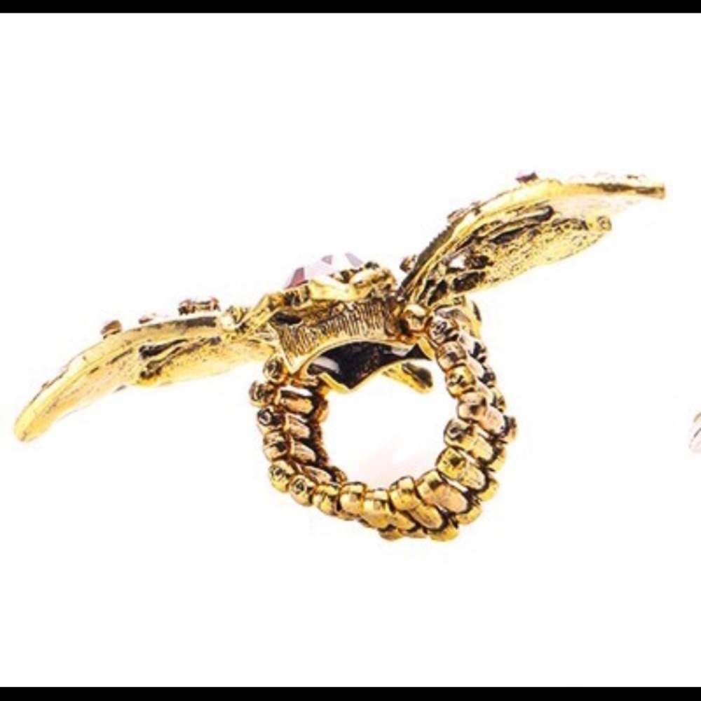‼️CLEARANCE ‼️ Luxury Unique Bee Ring - Picture 5 of 5